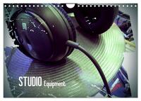 STUDIO Equipment (Wandkalender 2025 DIN A4 quer), CALVENDO Monatskalender